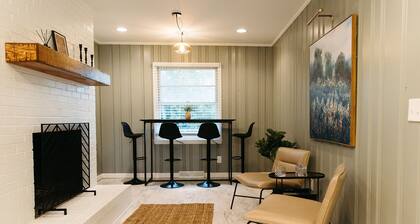 "The Berry" Mid-Century Modern Stay w/ 3BR - UK