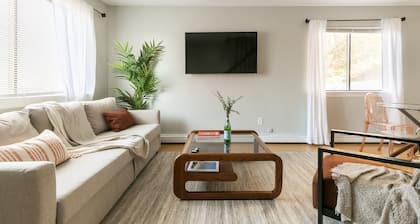 Luxurious & peaceful home, perfect location! 5 min from everything.