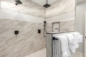 Shower, hair dryer, towels, soap - Spacious Desert Retreat: Pickleball, Pool & Spa, Putting Green, & Playground  (Tucson)