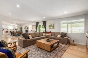 Smart TV, fireplace, video games, table tennis - Spacious Desert Retreat: Pickleball, Pool & Spa, Putting Green, & Playground  (Tucson)