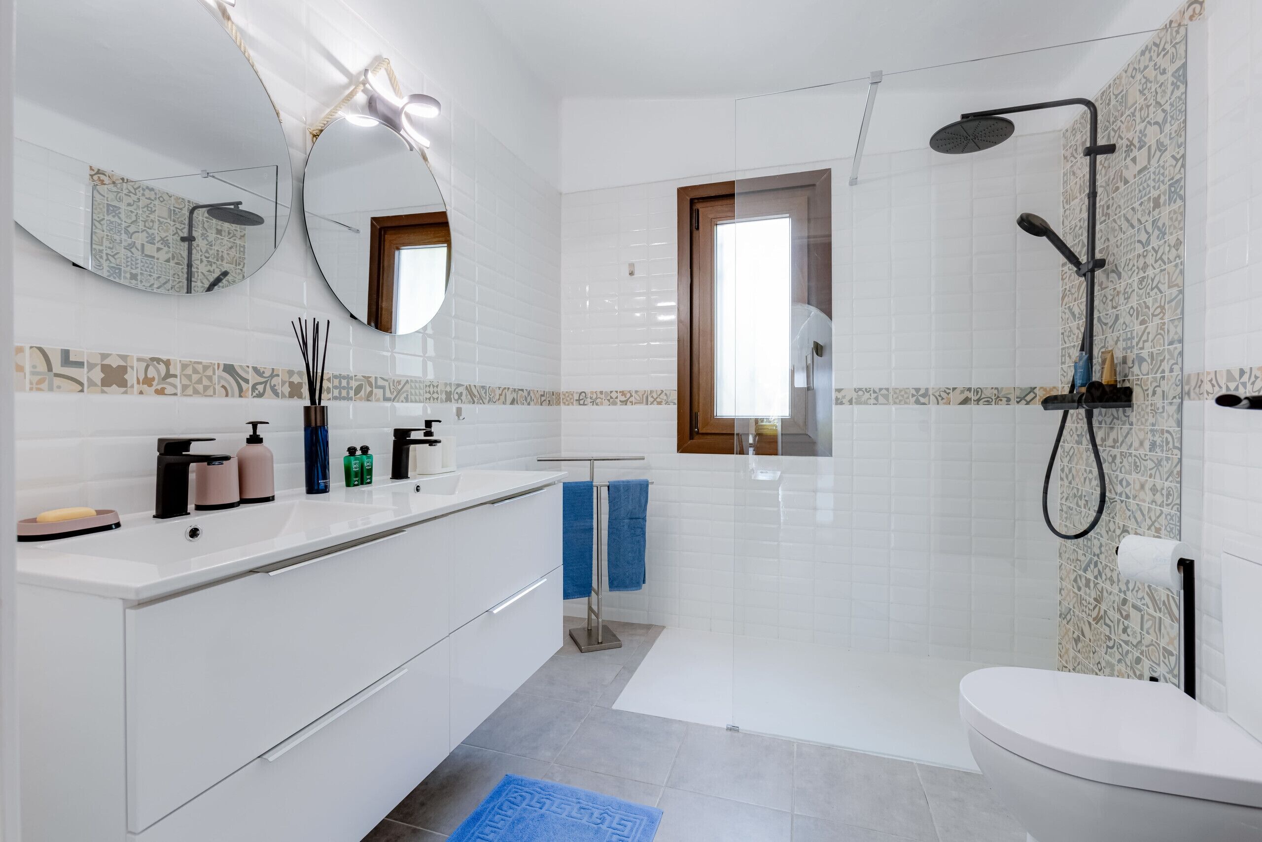 Shower, towels, soap, shampoo