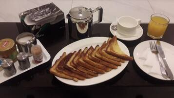 Free daily continental breakfast