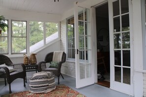 Terrace/patio - The Hillside B&B, Historic Home, Breakfast, Lake View (Wisconsin Dells)