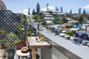 Outdoor dining - Summer Sky - Oceanstays (Yamba)