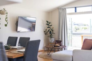 Interior - Summer Sky - Oceanstays (Yamba)
