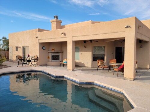 Desert Oasis - 4BR/2BA Home with Pool & Spa