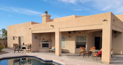 Desert Oasis - 4BR/2BA Home with Pool & Spa