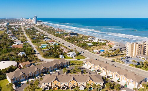 Oceans 25 Townhomes #117/#118 - Across from Ocean