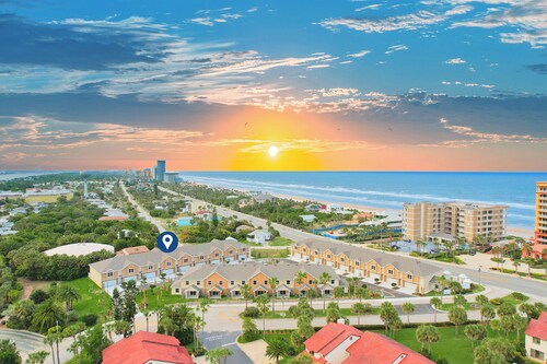 Oceans 25 Townhomes #115 & #116 - Directly Across from Ocean - 6BR/4.5BA