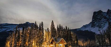 المنشأة من الخارج