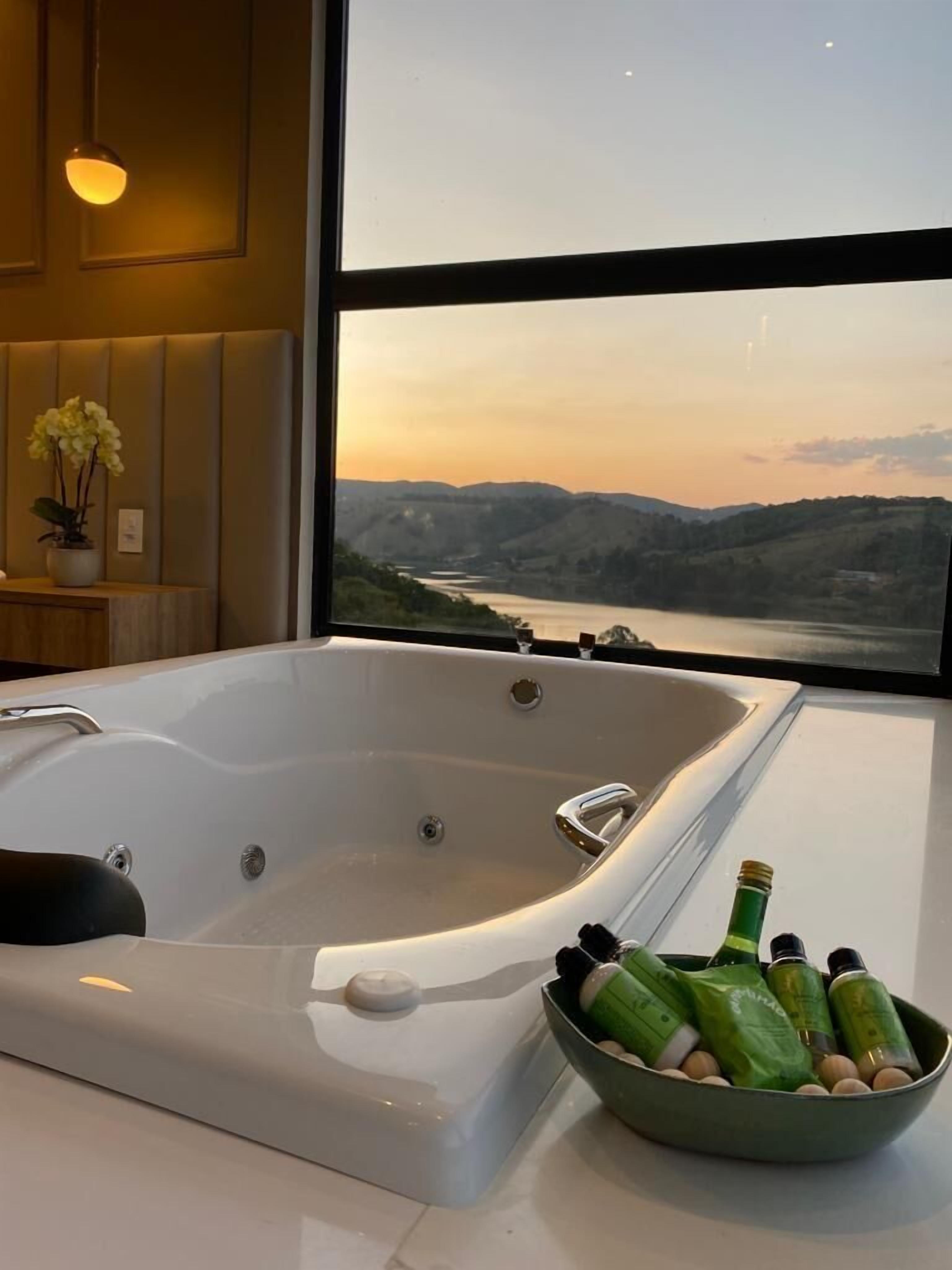 Indoor spa tub