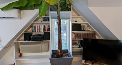 Private two story guesthouse in Takoma Park