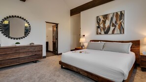 4 habitaciones, escritorio, tabla de planchar con plancha y wifi gratis 