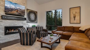 Smart TV, fireplace, offices - Luxury Home w/ Mountain Views + Hot Tub + Close to Skiing - Retiro del Rio (Breckenridge)