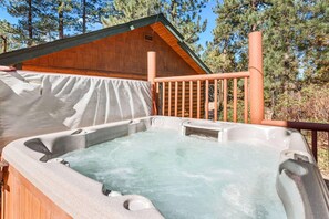 Private spa tub