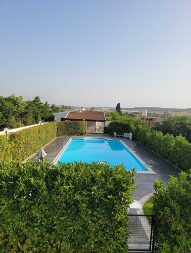 Villa with Pool and Whirlpool