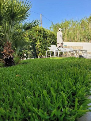 Terrace/patio - Villa with Pool and Whirlpool (Santa Maria del Focallo)