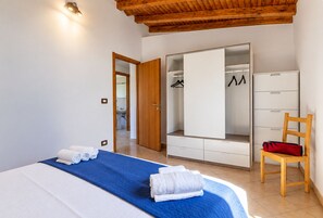 Room - MarinaBlue Haven (Santa Maria del Focallo)
