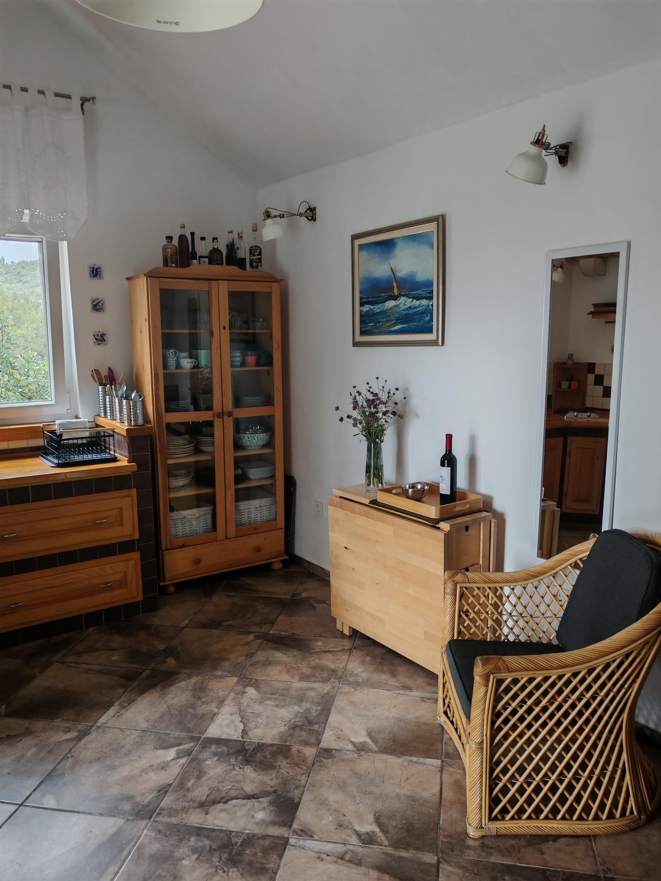 Fridge, oven, stovetop, cookware/dishes/utensils