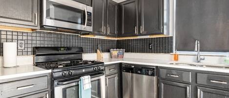 Fridge, microwave, oven, stovetop