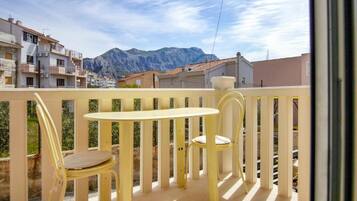 Apartment (One Bedroom Apartment with Balcony an) | Exterior