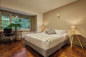 2 camere, una cassaforte in camera, una scrivania, ferro/asse da stiro