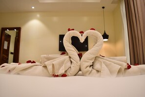1 bedroom, Select Comfort beds, minibar, in-room safe - Millennium Terrace Hotel (Kampala)