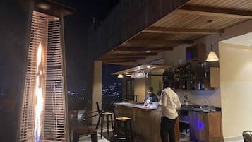 Bar (en la propiedad)