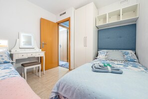 2 dormitorios, tabla de planchar con plancha, wifi gratis y ropa de cama