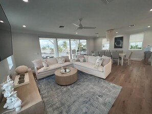 Televisión y impresora 