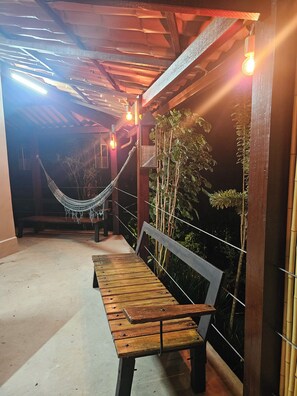 CASA panorâmica, 2 quartos, para não fumantes, vista para a montanha | Terassi/patio