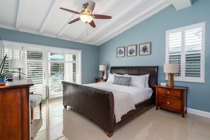 3 bedrooms, desk, iron/ironing board, travel crib