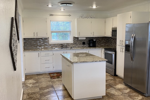 Frigorífic, microones, forn i placa de cuina