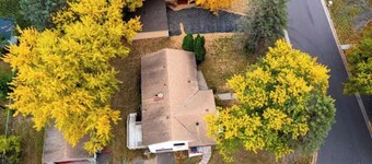 Cozy 5BR Home with free Wi-Fi & Free Parking with Weekly and Monthly Discounts