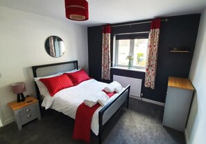 3 Schlafzimmer, Bügeleisen/Bügelbrett, WLAN, Bettwäsche
