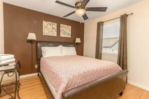 2 slaapkamers, een strijkplank/strijkijzer, gratis wifi, beddengoed
