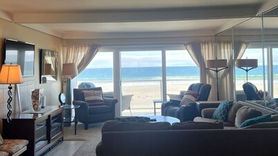 Lagoon on the Sea – Your Perfect Beach Getaway