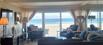 Lagoon on the Sea – Your Perfect Beach Getaway