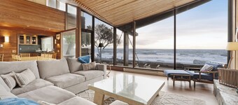 The Waves – Spacious, Stylish Beach Retreat Near Las Olas