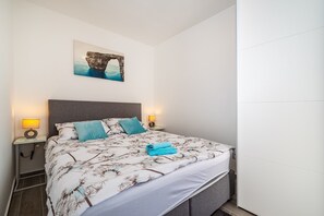 3 bedrooms, iron/ironing board, internet, bed sheets - Villa Casa Calido - Three Bedroom Villa with Swimming Pool (Karin Gornji)