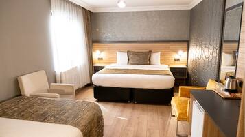 Egyptian cotton sheets, premium bedding, in-room safe, desk