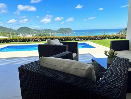 Amazing Hilltop Beach House - Ocean & Mountain Views!