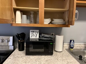 Fridge, microwave, stovetop, dishwasher