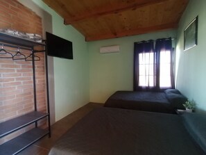 3 Schlafzimmer, Schreibtisch, Reisekinderbett, kostenloses WLAN