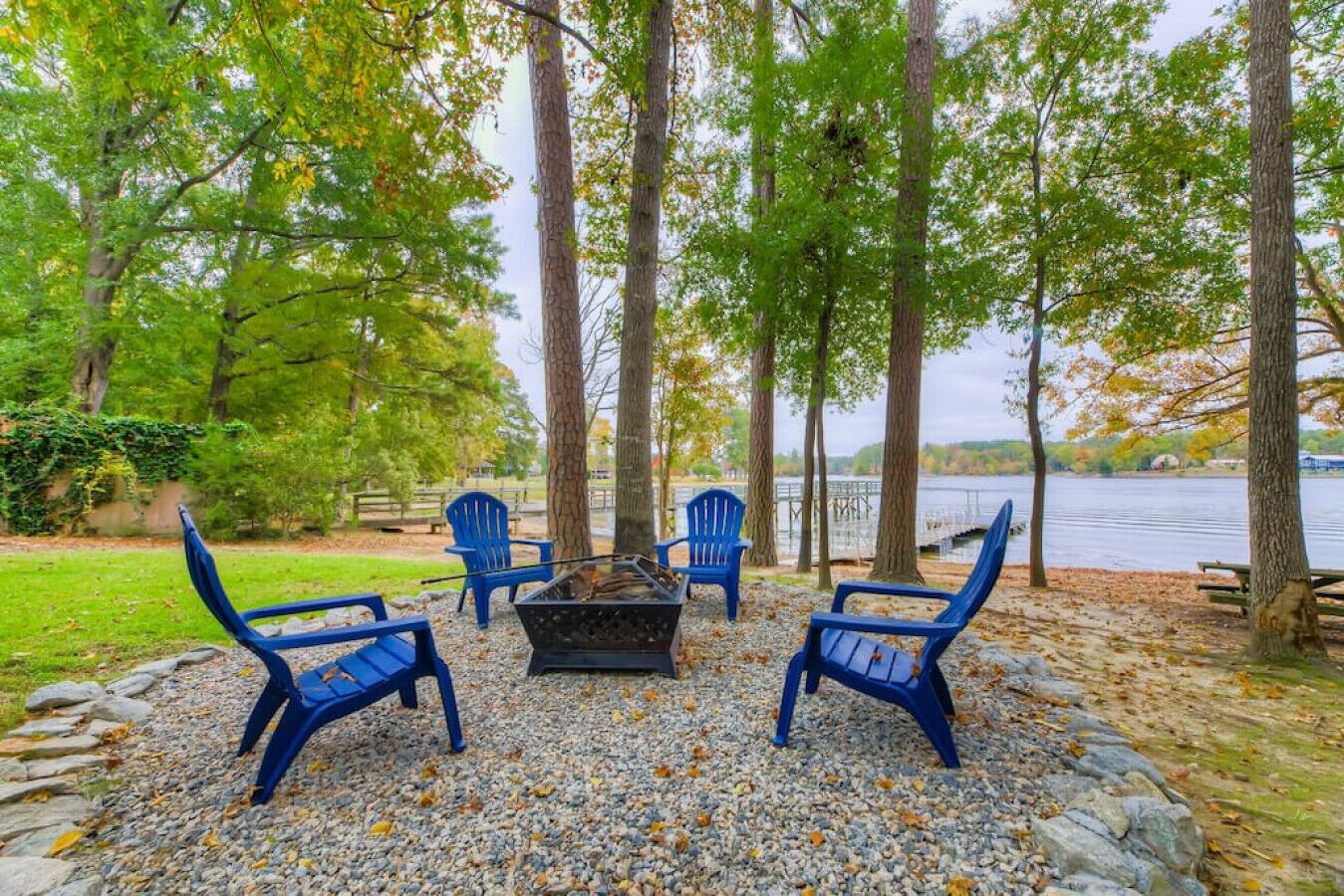 Lakeside at the Cabin | Waterfront | Sleeps 4