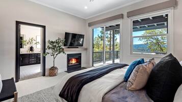 4 Schlafzimmer, Zimmersafe, Bügeleisen/Bügelbrett, WLAN