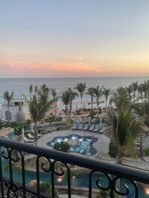 Pool - 2 bedroom ocean front villa with fitness room and AC in San Jose del Cabo (San Jose del cabo)