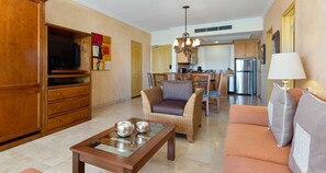 Living area - 2 bedroom ocean front villa with fitness room and AC in San Jose del Cabo (San Jose del cabo)