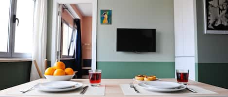 Apartment | 1 bedroom, travel crib