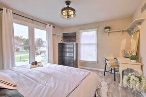 7 Schlafzimmer, Schreibtisch, WLAN, Bettwäsche